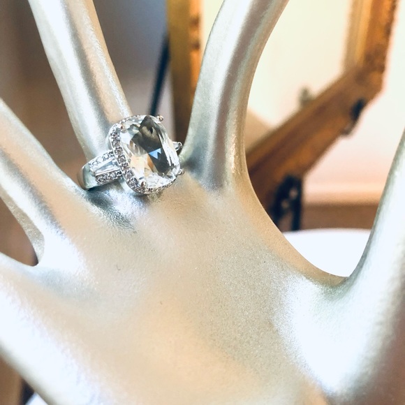 Vintage White Sapphire Statement Ring PRETTY!!! - Picture 11 of 17